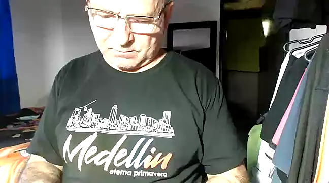 Snapshot of ferdinad20 chatting on January 23, 2025, 4:15 pm ferdinad20 online show from January 23, 2025, 4:15 pm