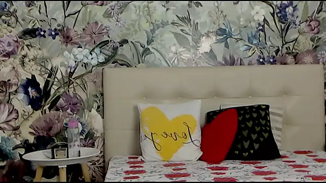 RoseDiamond06 online show from January 25, 2025, 10:40 am