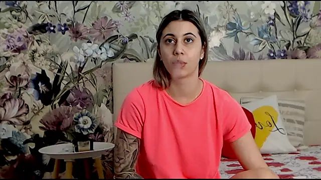 RoseDiamond06 online show from February 22, 2025, 12:40 pm