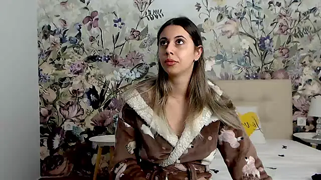 RoseDiamond06 online show from October 2, 2025, 12:23 pm