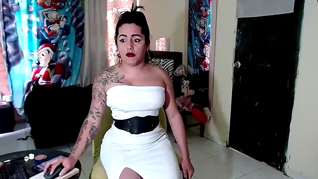 Snapshot of Sashaferrari2000 chatting on October 31, 2025, 1:01 pm Sashaferrari2000 online show from October 31, 2025, 1:01 pm