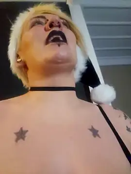 PinkTheHawk online show from December 17, 2025, 10:32 am