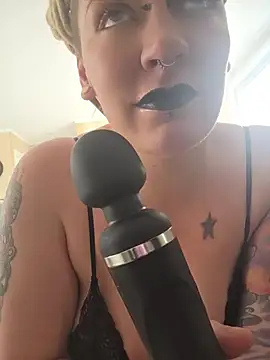 PinkTheHawk online show from July 19, 2026, 1:31 am