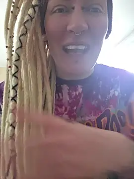 PinkTheHawk online show from July 19, 2026, 11:52 pm