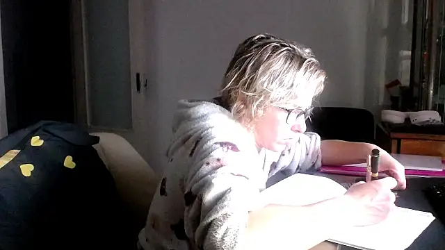 SexxyLety online show from November 21, 2025, 9:02 pm