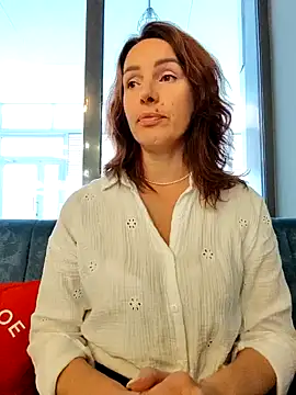 EvaXOAir online show from November 7, 2025, 6:02 am