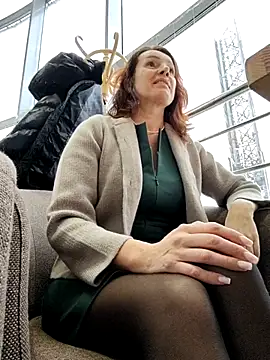 EvaXOAir online show from December 3, 2025, 6:43 am