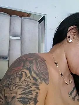 chelaqueen  online show from November 27, 2025, 6:54 pm