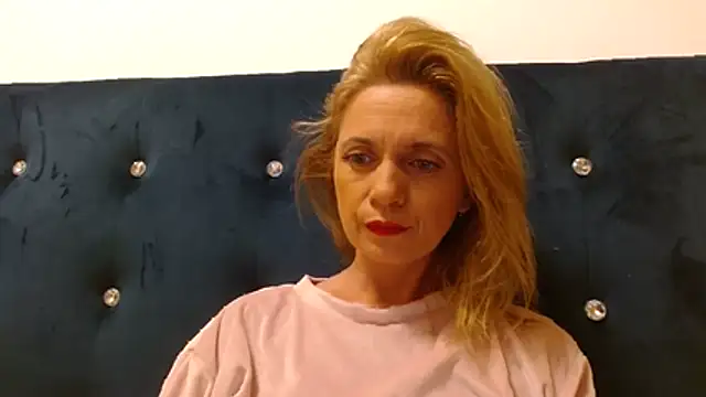 MysticCreature online show from April 7, 2026, 3:07 am