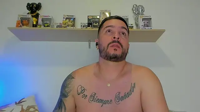 camilo restrepo21 online show from March 27, 2026, 3:45 am