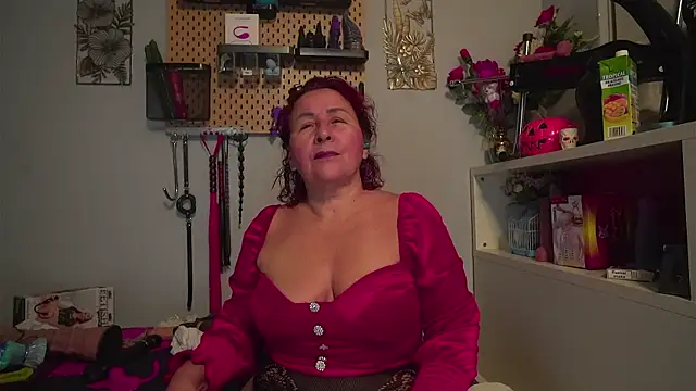 barbarah  online show from November 22, 2025, 10:25 am