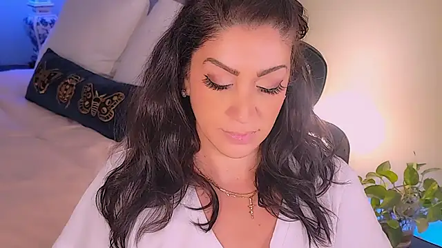 Snapshot of Wonderful_Woman chatting on October 25, 2025, 11:43 pm Wonderful Woman online show from October 25, 2025, 11:43 pm