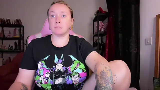 Snapshot of kisicaxx chatting on November 6, 2025, 6:53 pm kisicaxx online show from November 6, 2025, 6:53 pm