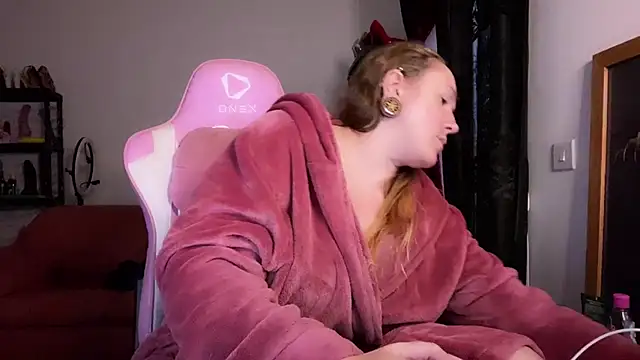 Snapshot of kisicaxx chatting on November 8, 2025, 4:07 pm kisicaxx online show from November 8, 2025, 4:07 pm