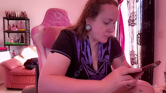 Snapshot of kisicaxx chatting on November 11, 2025, 7:52 am kisicaxx online show from November 11, 2025, 7:52 am