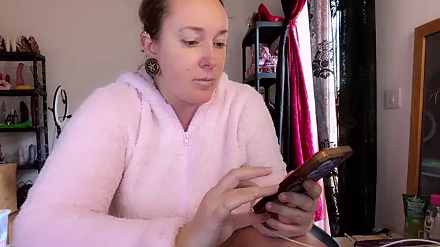 Snapshot of kisicaxx chatting on November 13, 2025, 6:23 am kisicaxx online show from November 13, 2025, 6:23 am