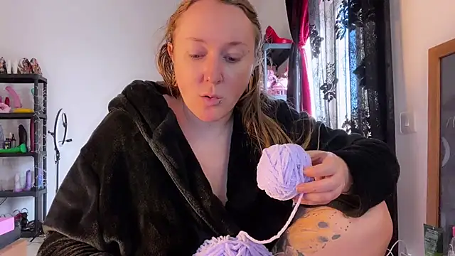 Snapshot of kisicaxx chatting on November 28, 2025, 10:18 am kisicaxx online show from November 28, 2025, 10:18 am