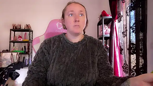 kisicaxx online show from February 26, 2026, 11:53 am