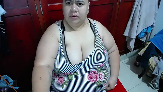 hotlesby4uxxx online show from June 26, 2026, 2:32 pm