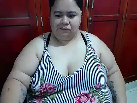 hotlesby4uxxx online show from July 16, 2026, 1:50 pm