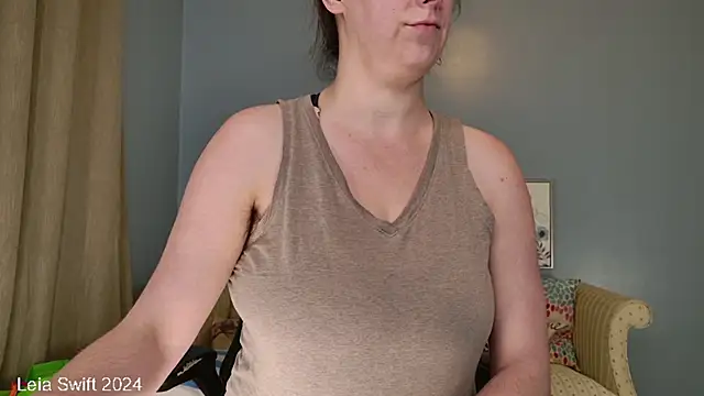 LeiaSwift online show from December 9, 2024, 12:40 pm