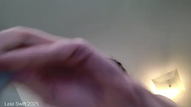 LeiaSwift online show from March 8, 2025, 9:29 pm