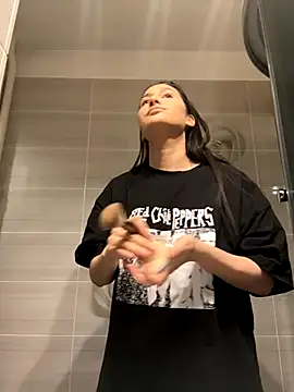 IrisBlues online show from December 2, 2025, 5:19 pm