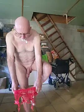 Snapshot of briochin chatting on July 3, 2026, 6:14 pm briochin online show from July 3, 2026, 6:14 pm
