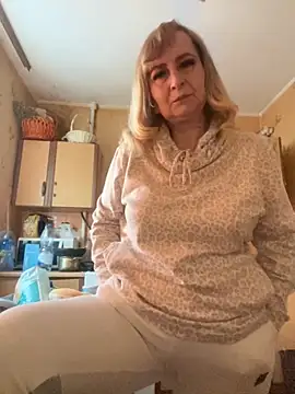 Snapshot of Irina2909@xh chatting on February 10, 2026, 5:22 am Irina2909xh online show from February 10, 2026, 5:22 am