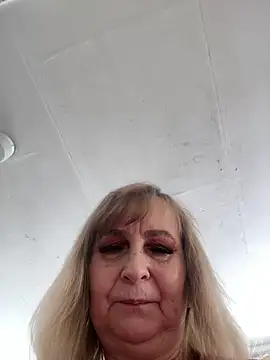 Snapshot of Irina2909@xh chatting on February 19, 2026, 11:17 am Irina2909xh online show from February 19, 2026, 11:17 am