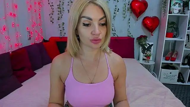 LunaBellucci online show from April 28, 2026, 8:41 am