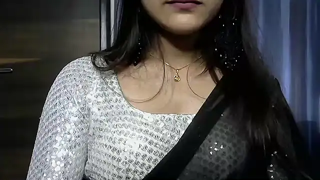 selen 5 online show from September 19, 2025, 6:30 pm