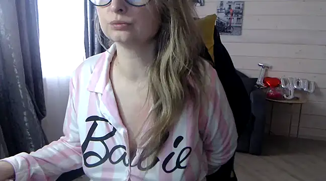 RubiLakros online show from March 2, 2025, 9:10 am