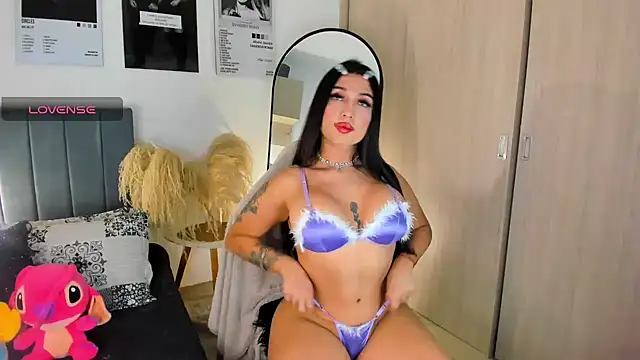 Snapshot of hollyprincess_2 chatting on May 27, 2026, 12:51 am hollyprincess 2 online show from May 27, 2026, 12:51 am