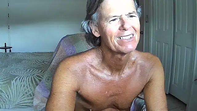 nakeedcowboi65 online show from May 17, 2026, 8:16 pm