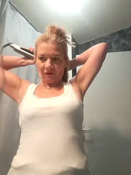 jennylovence online show from May 19, 2026, 7:04 am