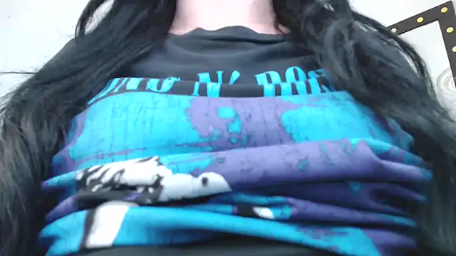 Snapshot of Evelyn_Sheeran chatting on September 16, 2025, 2:12 am Evelyn Sheeran online show from September 16, 2025, 2:12 am