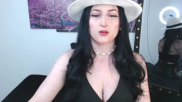 Snapshot of Evelyn_Sheeran chatting on October 29, 2025, 2:36 am Evelyn Sheeran online show from October 29, 2025, 2:36 am