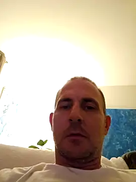 Snapshot of verylargecock chatting on January 31, 2026, 9:13 pm verylargecock online show from January 31, 2026, 9:13 pm