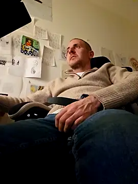 Snapshot of verylargecock chatting on February 2, 2026, 8:40 pm verylargecock online show from February 2, 2026, 8:40 pm