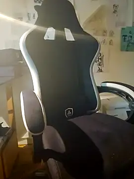 Snapshot of verylargecock chatting on February 16, 2026, 5:36 am verylargecock online show from February 16, 2026, 5:36 am