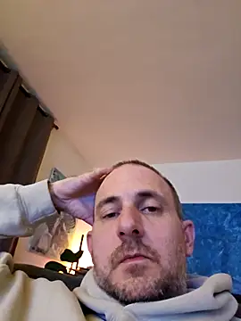 Snapshot of verylargecock chatting on February 27, 2026, 10:32 pm verylargecock online show from February 27, 2026, 10:32 pm