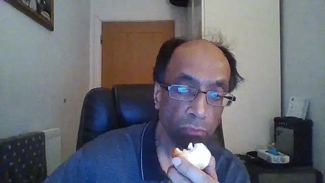 rauncher1 online show from December 19, 2025, 11:56 pm