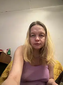 Susanel online show from December 22, 2024, 1:44 pm
