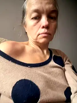 Susanel online show from September 19, 2025, 8:38 am