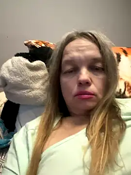 Susanel online show from December 16, 2025, 3:00 am