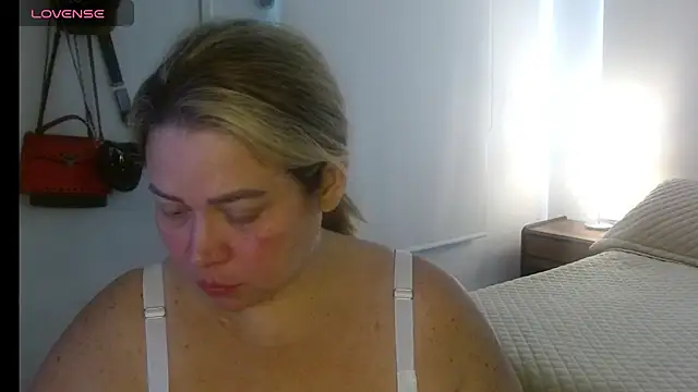 bella savati online show from October 20, 2025, 6:52 pm