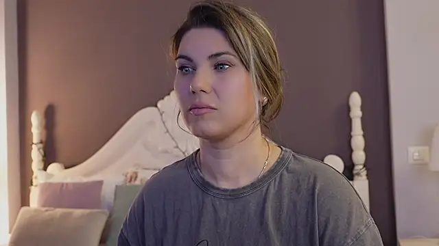 FeliciaKrige online show from January 22, 2025, 11:43 pm