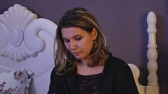 FeliciaKrige online show from February 16, 2025, 2:20 am