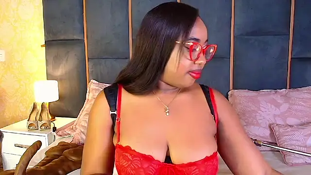 Snapshot of CaseyMoon chatting on November 1, 2025, 12:51 pm CaseyMoon online show from November 1, 2025, 12:51 pm